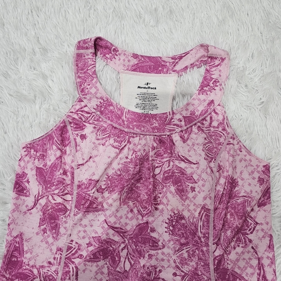 NordicTrack Yoga Fitness Tank Racer Back Built-in Coverage Size L 💪 👀 - Picture 3 of 14